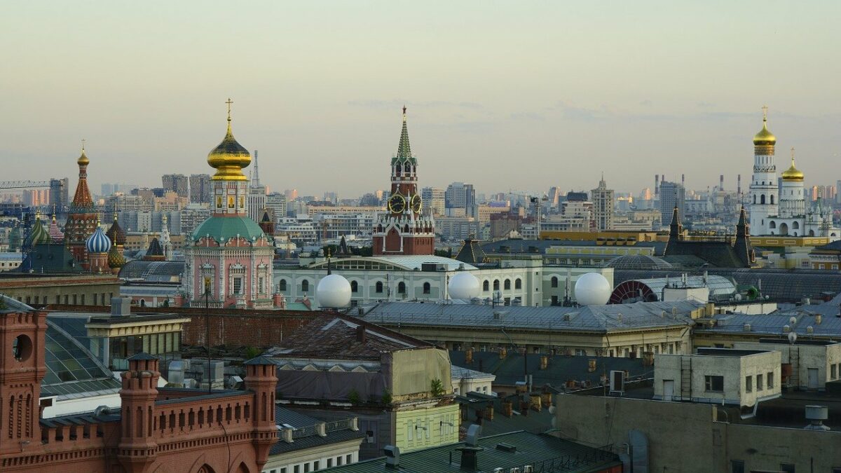Убийство семьи бывшего банкира, массовая скупка товаров, «вежливые люди» в Коммунарке и другие события вторника pixabay.com